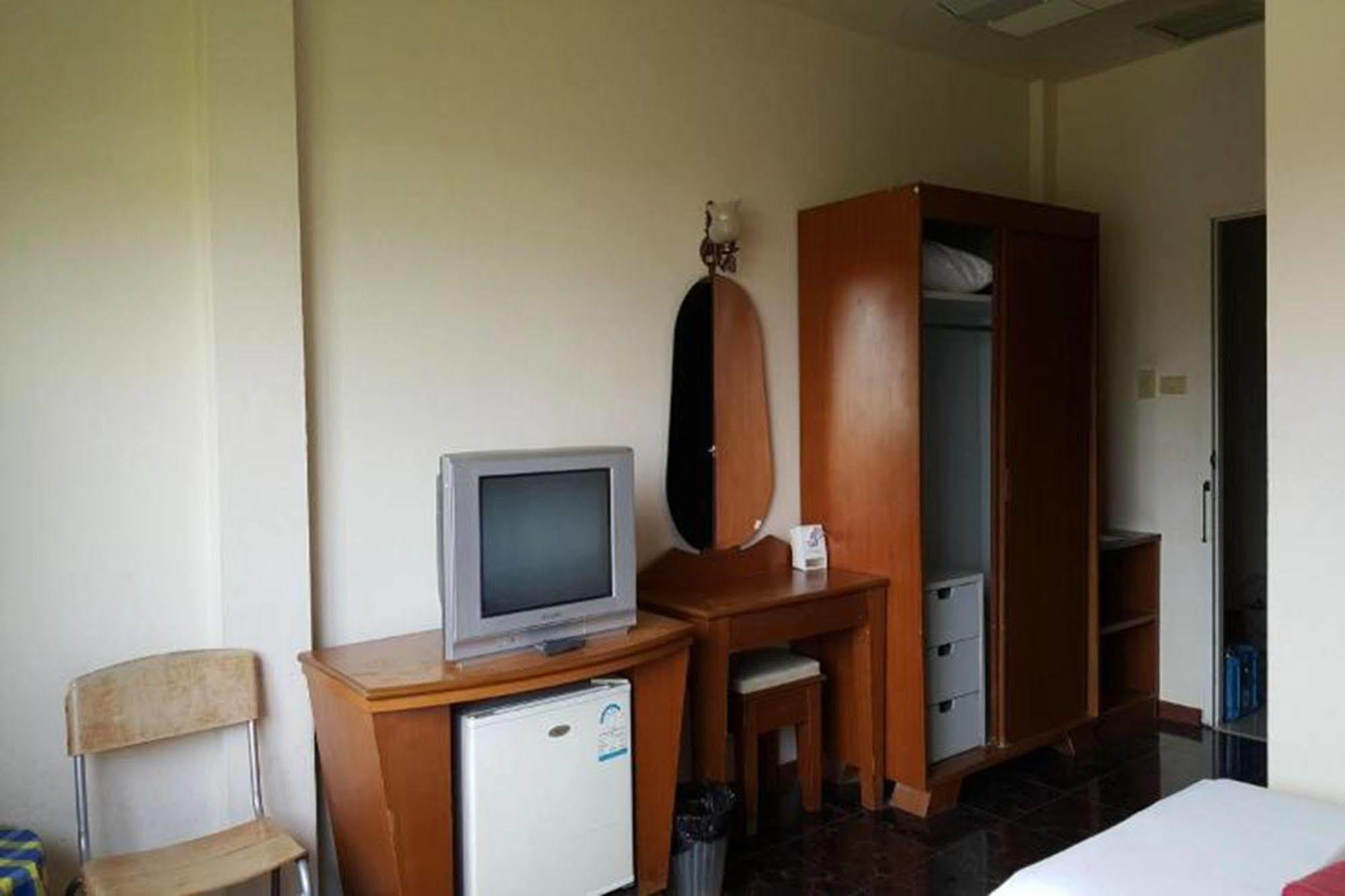 Krabi Loma Hotel Экстерьер фото